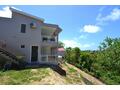 Grand bas de villa T3 quasiment neuf.