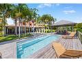 Propriété contemporaine avec double piscine – Belle-Air, Le