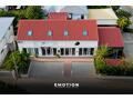 Ensemble immobilier LOCAUX COMMERCIAUX + APPARTEMENTS